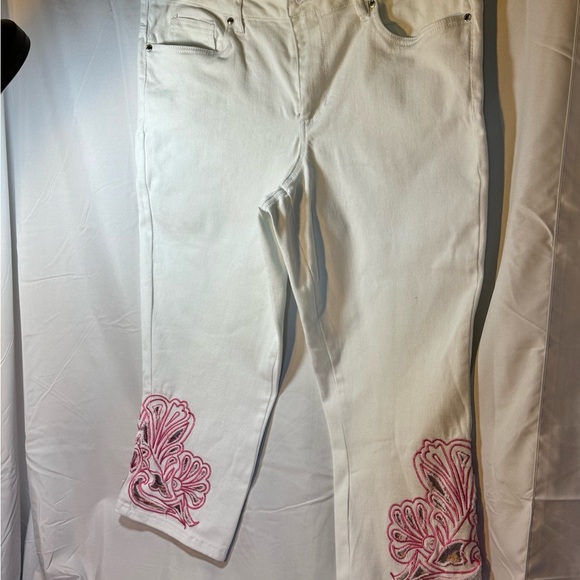 VENUS White Cropped Jeans Size 12 – Pink Embroidered Ankle Pants - Picture 4 of 7